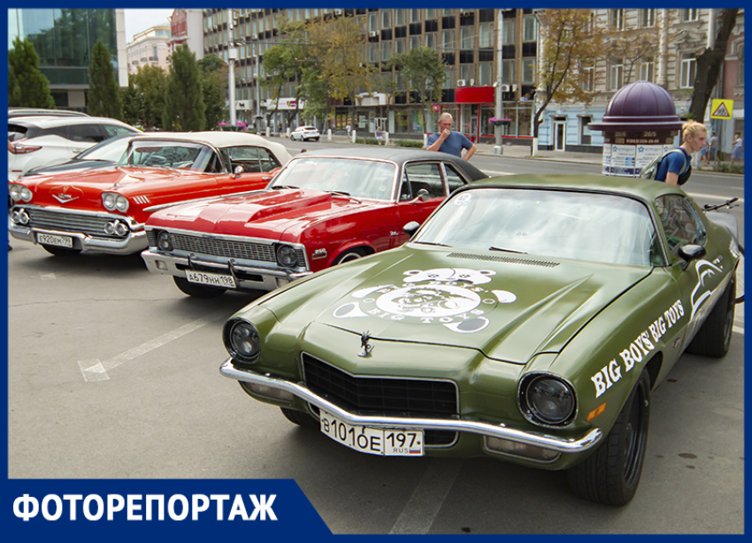 «Машина — это роскошь»: в Ростове прошла выставка ретроавтомобилей