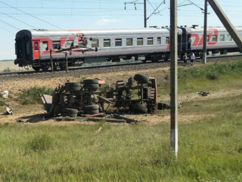 Из-за смертельной аварии под Ростовом задерживаются пассажирские поезда