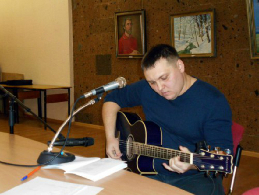 Полицейский и музыкант из Шахт выступил с рок-концертом в Ростове-на-Дону