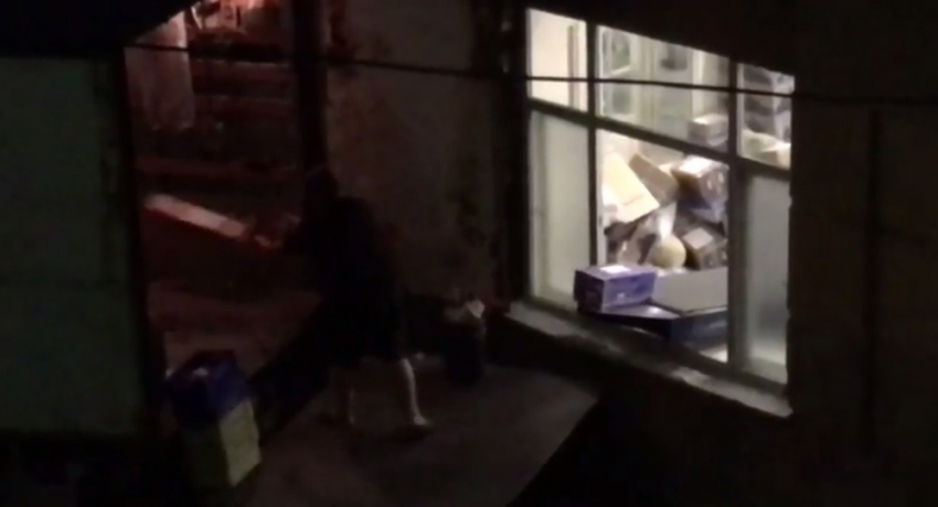 Скандальное видео шокировало интернет: ростовчанин снял небрежную погрузку посылок «Почтой России»