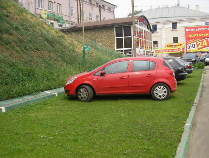 Внести в «черный список» нарушителей парковки предложил житель Ростова