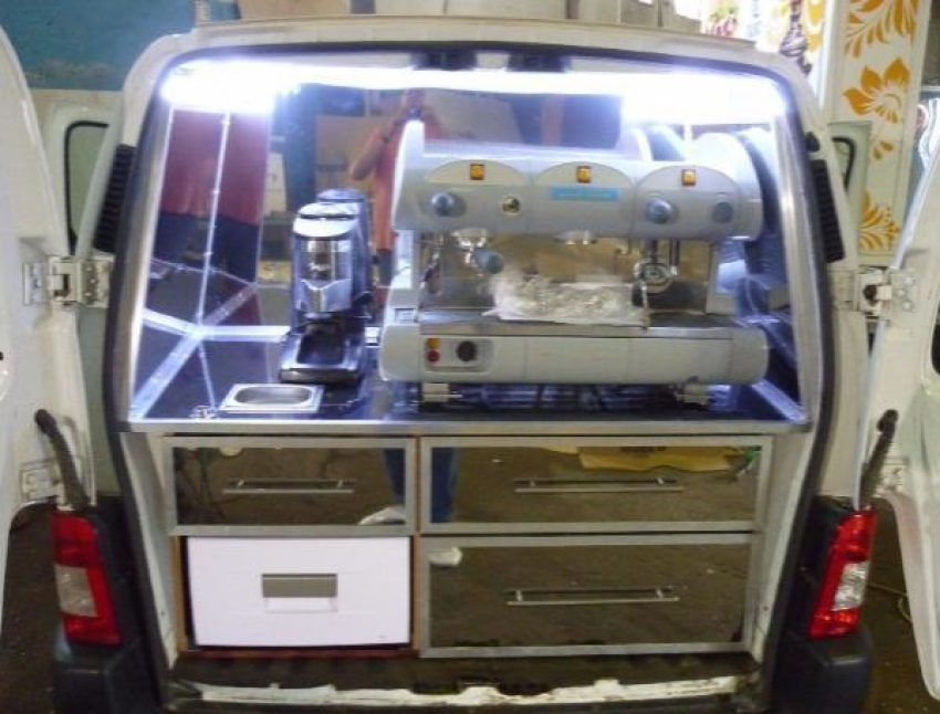 Нелегальных продавцов кофе выявляют в Ростове