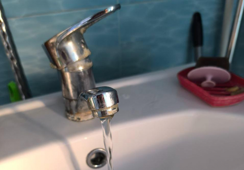 Больше двух месяцев без горячей воды: жители центра Ростова отчаялись ждать ее возвращения