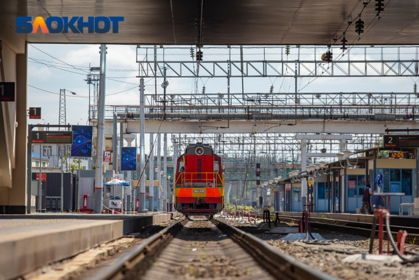 Движение поездов приостановлено на магистрали Москва — Ростов 