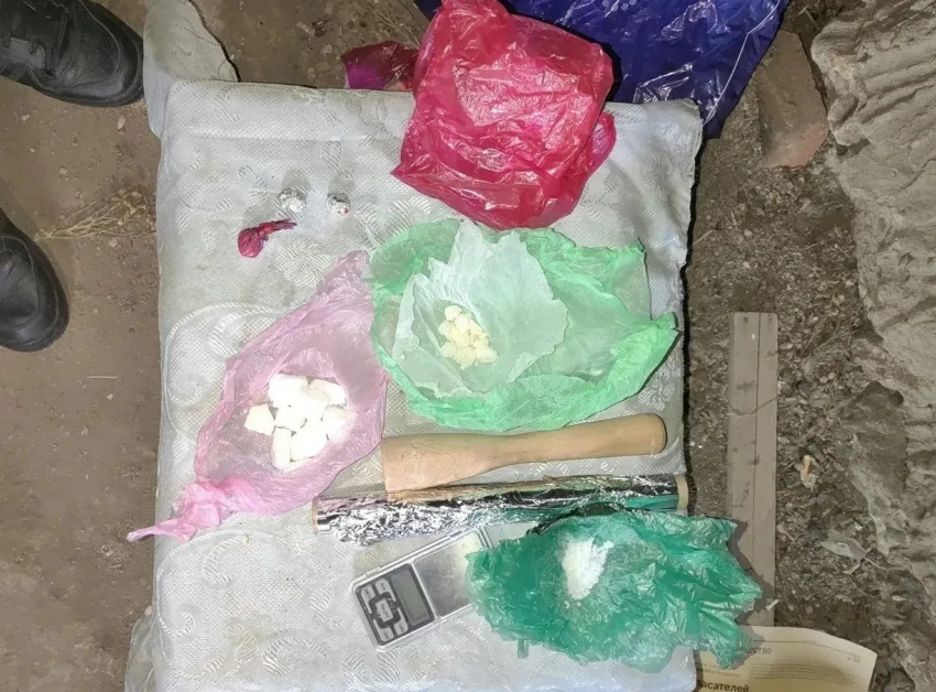 Полиция задержала семью наркоторговцев в Ростовской области