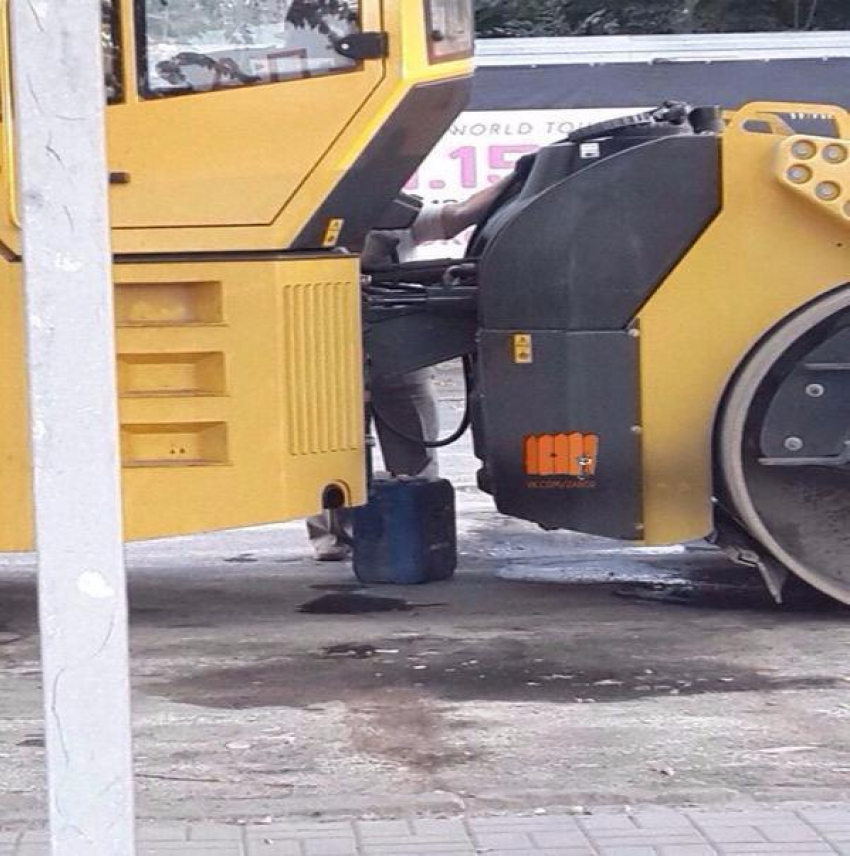 В Ростове водитель «Нивы» слил топливо с рабочей техники