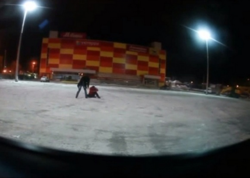 Донской СК проводит проверку по видео с дракой и выстрелами, размещенному в Интернете