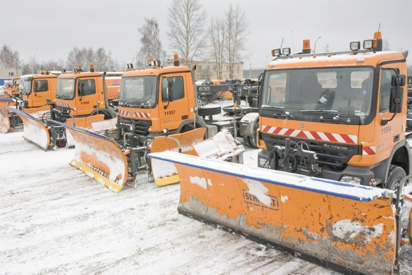 Ночью в Ростове работали 165 снегоуборочных машин