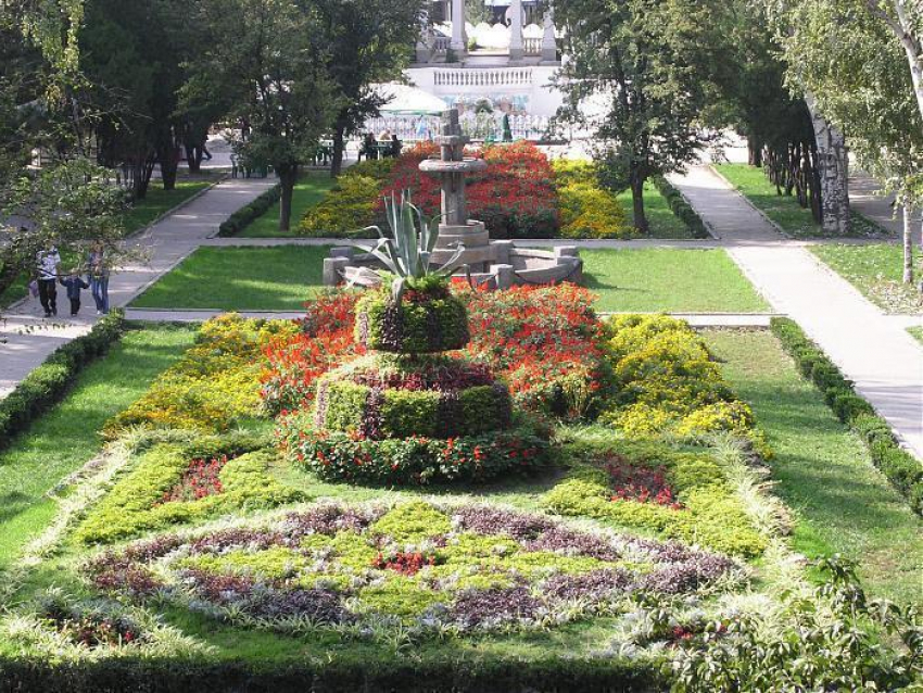 Парк имени Горького в Ростове сравнивали с райским садом 