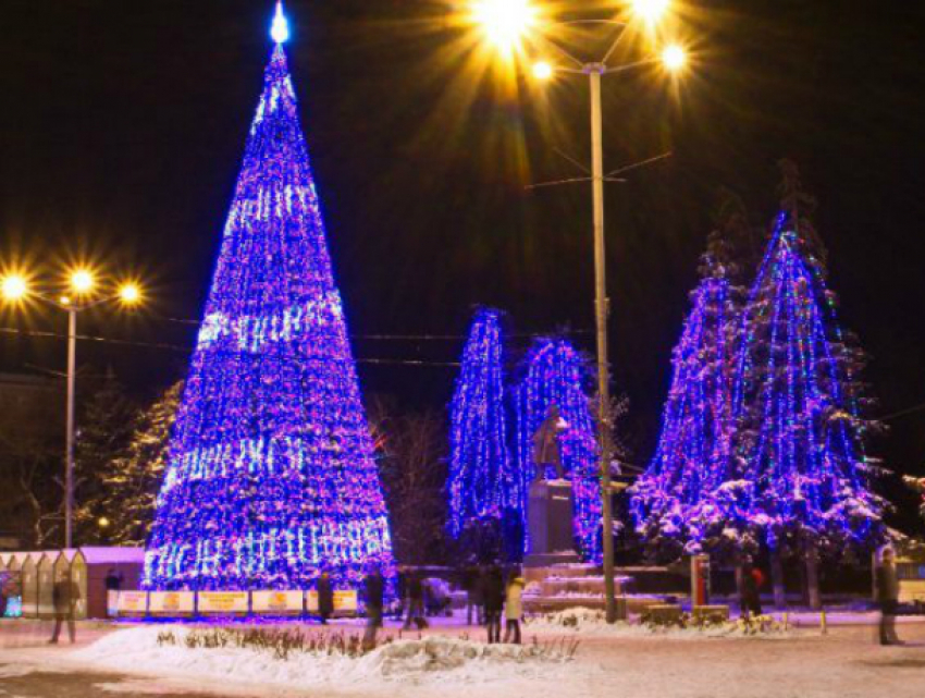 Новогодние ёлки украсят Ростов в следующем месяце 