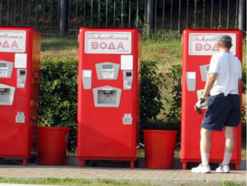 Двое мужчин обворовывали автоматы с питьевой водой в Ростовской области