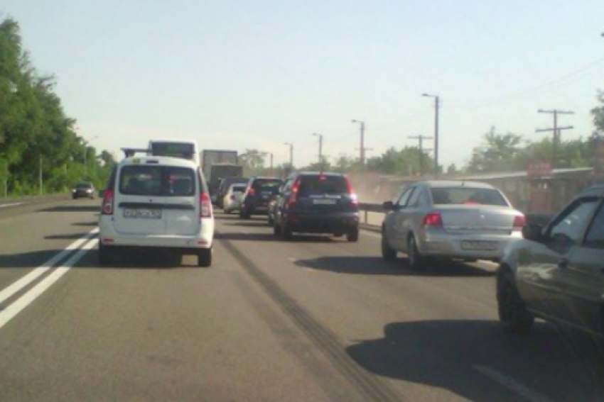 Спасатели Ростовской области предложили схему объезда пробки на трассе М-4