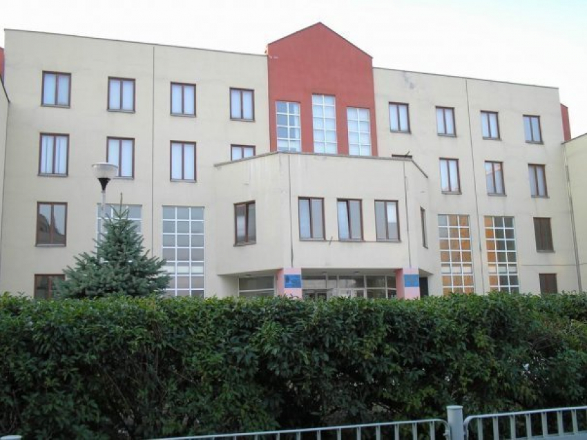 Шестиклассник из Ростова со шприцем напал на девочку