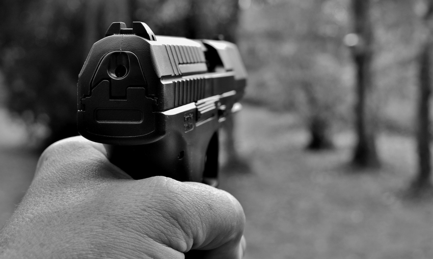 Вооруженный пистолетом дончанин напал на 12-летнего подростка