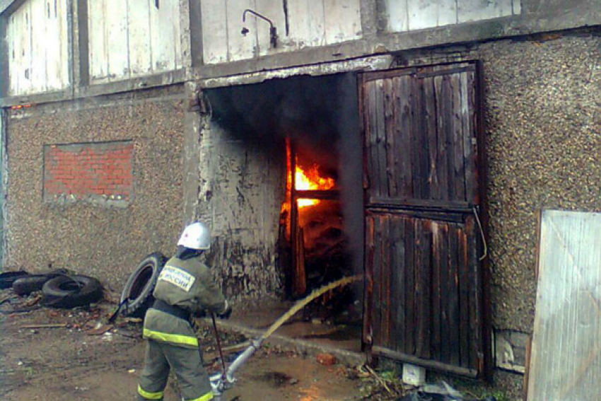 В Первомайском районе Ростова сгорели склады с кондиционерами