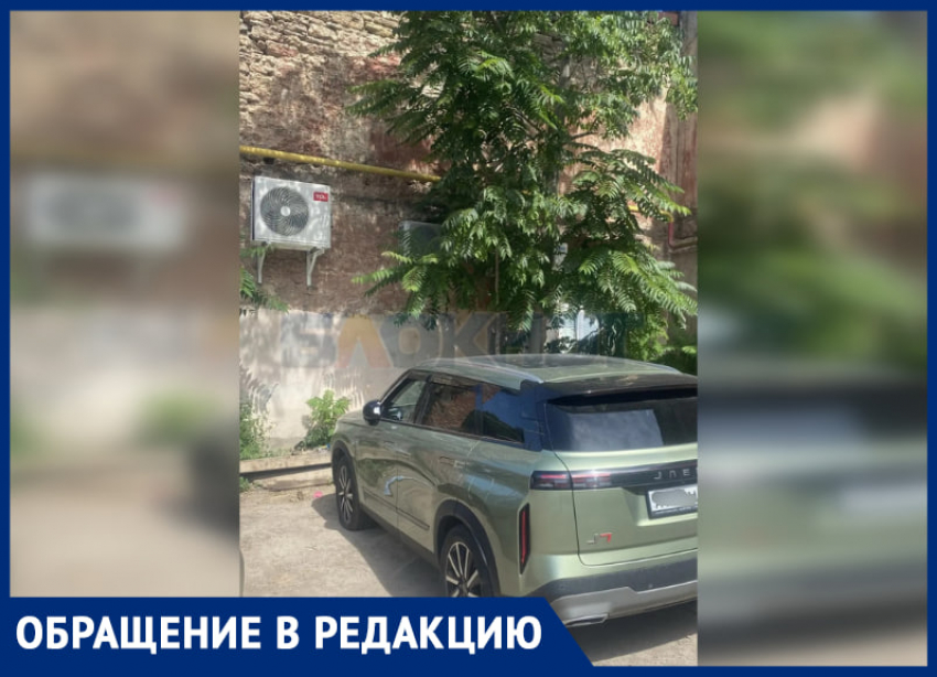В Ростове на Станиславского неизвестная режет колеса десяткам автомобилистов