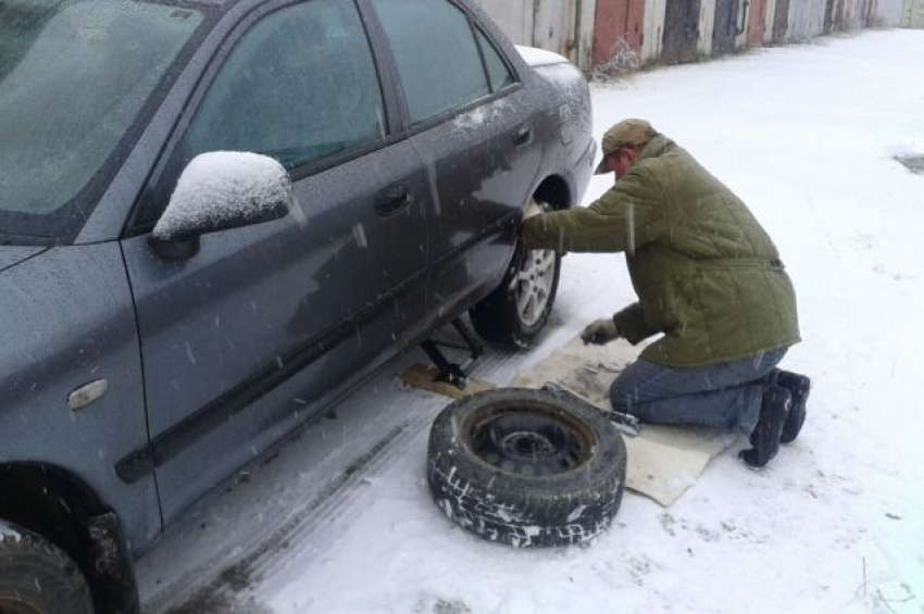 Областная госавтоинспекция призывает автомобилистов не откладывать замену резины