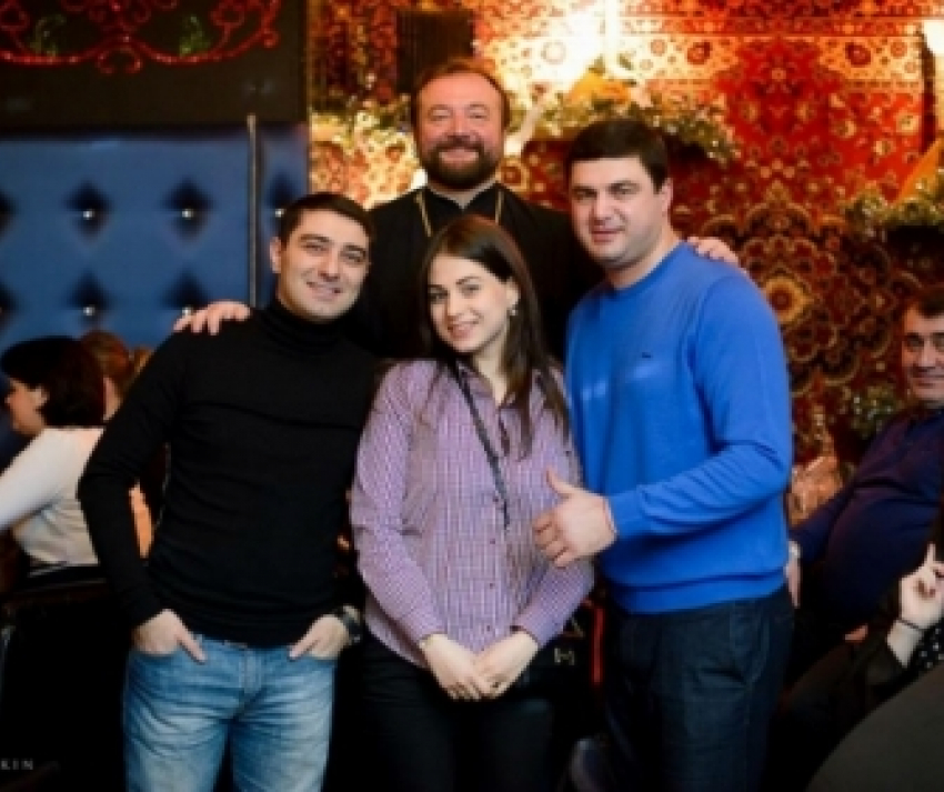 Прихожане храма организовали в Ростове молодежную вечеринку в Святочные дни