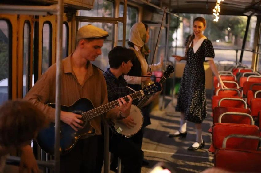 ТОВАР ДНЯ: Билеты на иммерсивный спектакль «В ретро-трамвае» со скидкой