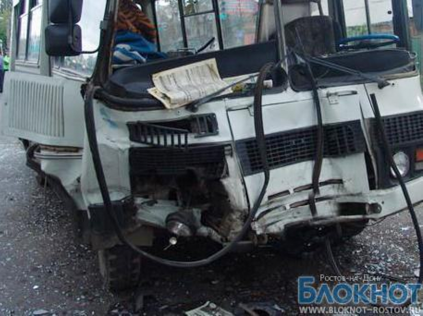 В Ростовской области автобус с шахтерами попал в ДТП 