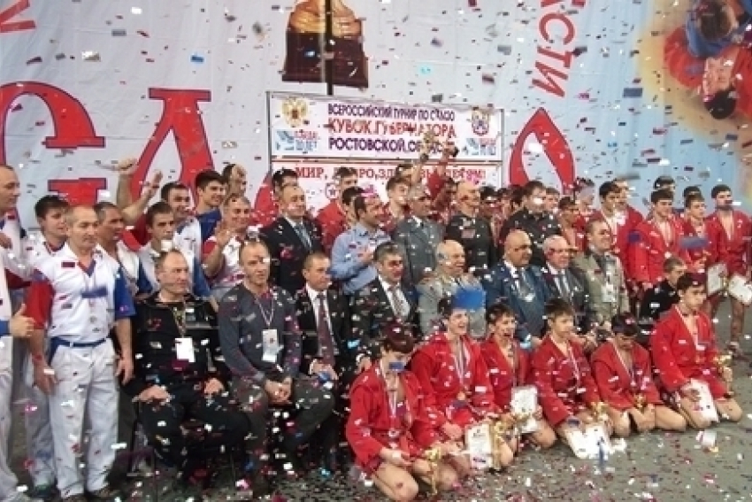Сборная Ростовской области стала лучшей в соревнованиях по самбо