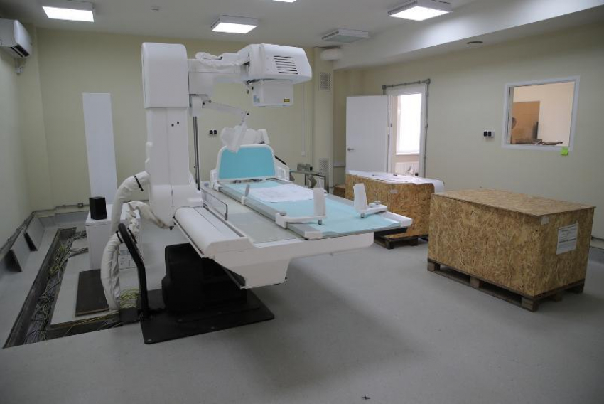 На строящего инфекционную больницу в Ростове подрядчика подали в суд