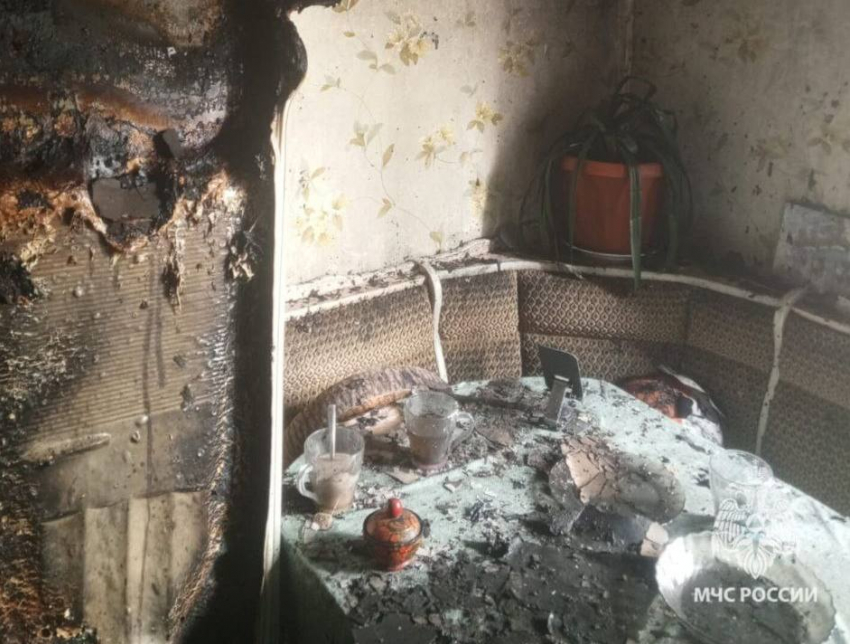 Женщина чудом спаслась на пожаре в Ростовской области 