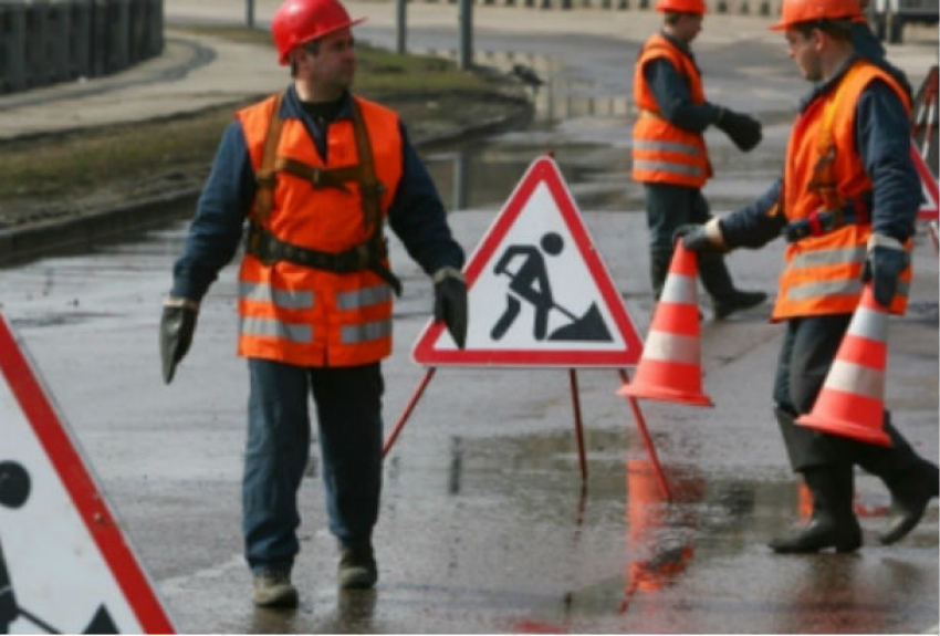Власти Ростова объявили о перекрытии дорог в трех районах города