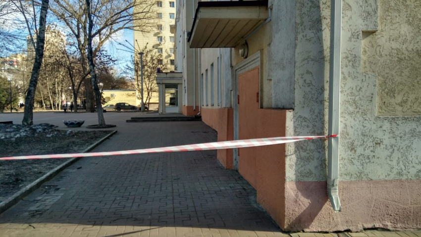 В Новочеркасске и Ростове проверяют сообщения о минировании целого ряда соцобъектов