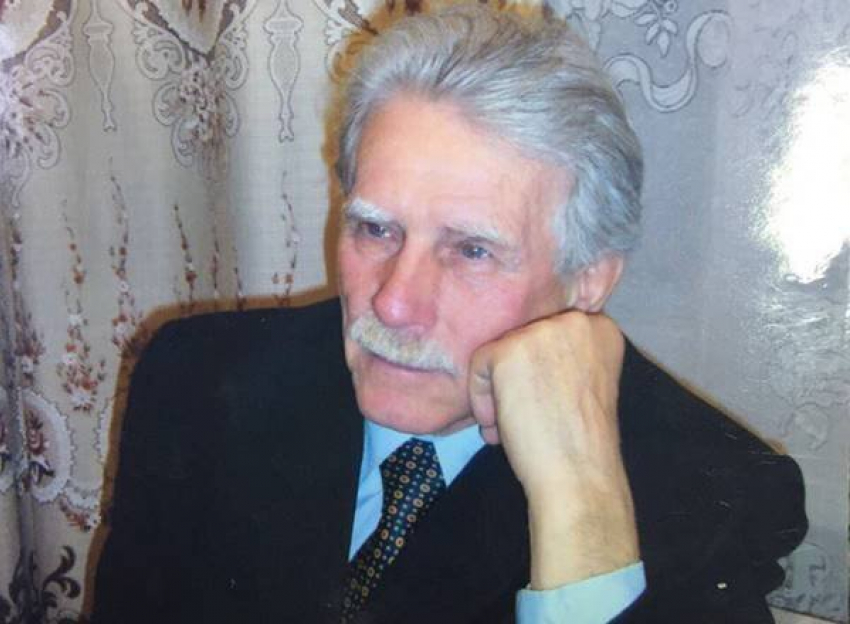 Усатого пропавшего мужчину обнаружили гуляющим по берегу Дона