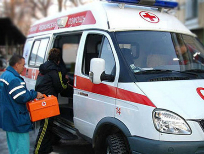 Два человека пострадали в страшном столкновении маршрутки и «девятки» в Ростове