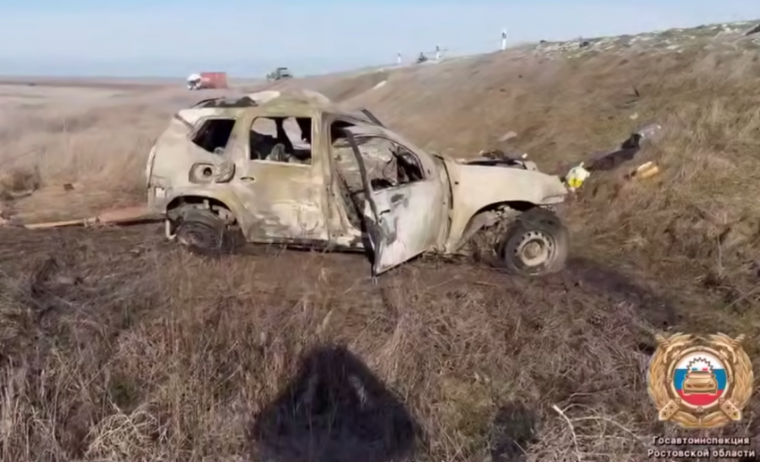 Три человека сгорели в легковушке после ДТП с грузовиком на донской трассе