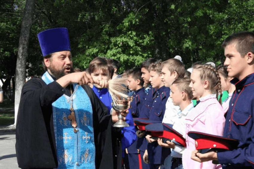 Первый замгубернатора Ростовской области Игорь Гуськов призвал сделать детсады и школы в регионе «казачьими»