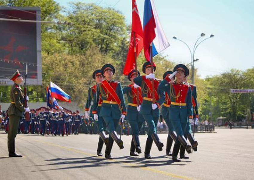 В Ростове прошел Парад в честь 71 годовщины Великой Победы