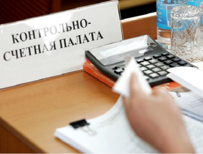 Чиновников наказали за придуманные премии и работы на объектах в Ростовской области