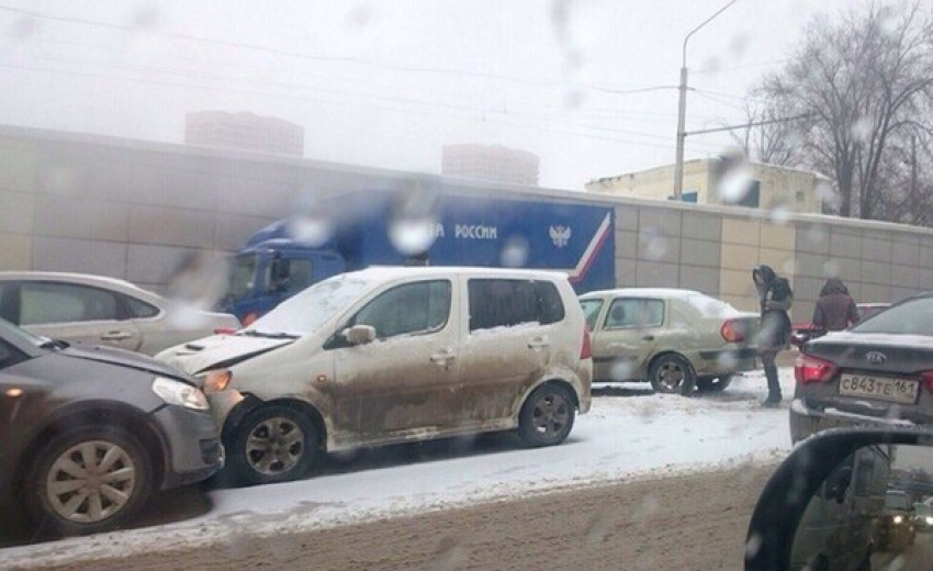 В Ростове на Шеболдаева восстановлено движение после тройного ДТП