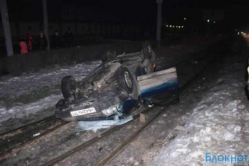 В Таганроге перевернулся автомобиль, пострадавшие сбежали с места ДТП    