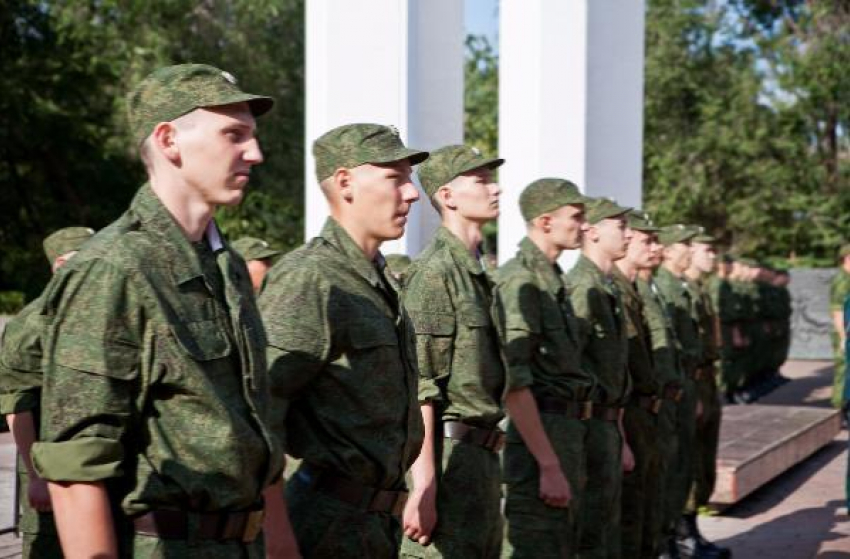 В армейский строй этой осенью встанут более пяти тысяч жителей Ростовской области 