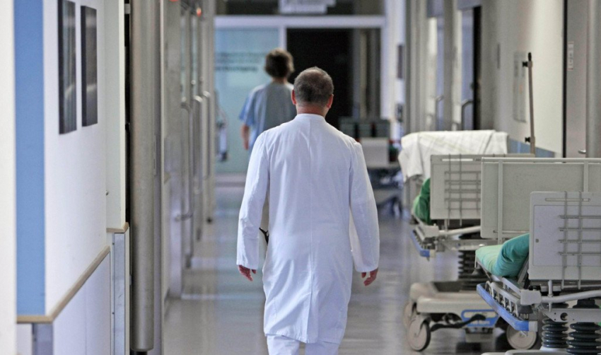 В Ростове после гибели ребенка родственники избили врача роддома № 5