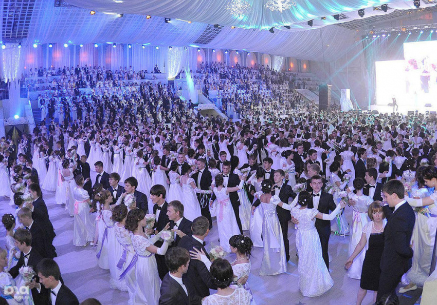 Губернаторский бал в Новочеркасске отменили из-за свиного гриппа