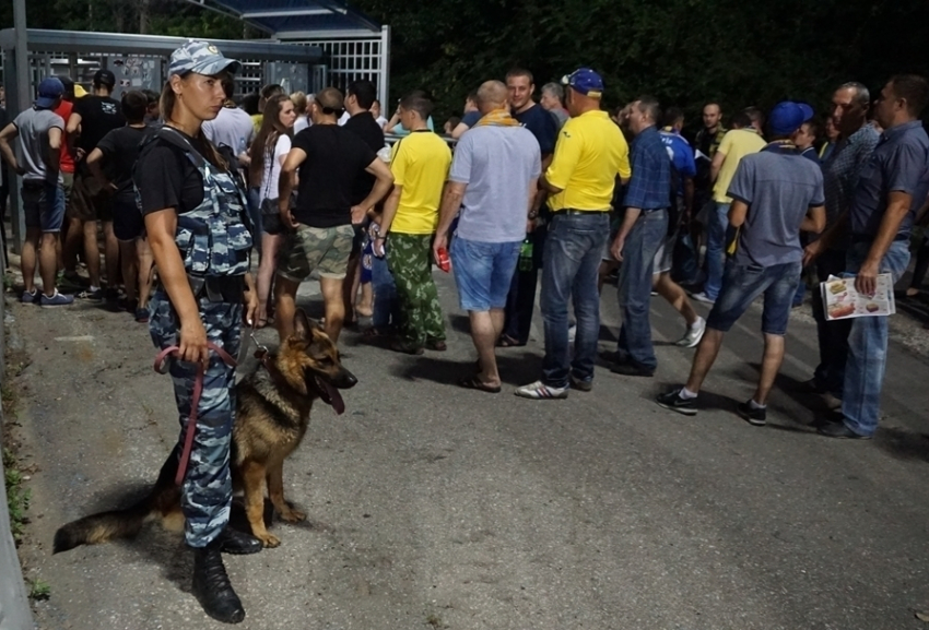 Безопасность на футболе обеспечит полиция, казаки и дружинники