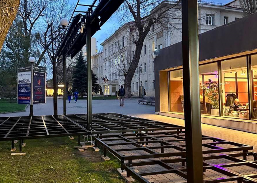 В Ростове демонтировали 171 несанкционированное летнее кафе