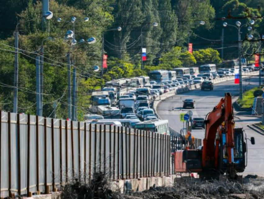 Движение по мосту Стачки в Ростове стабилизируется раньше запланированного срока 