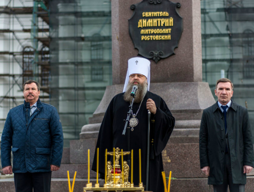 Заупокойное богослужение по погибшим при теракте в метро Санкт-Петербурга состоялось в Ростове