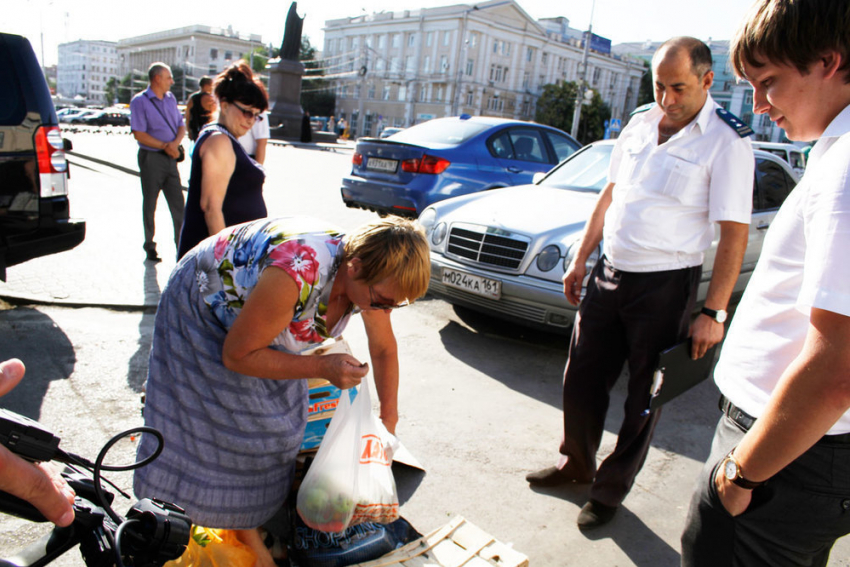 В Ростове устроили очередную «облаву» на уличных торговцев 