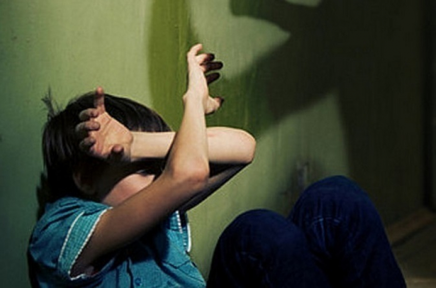 В Ростовской области многодетная мать избивала своих детей