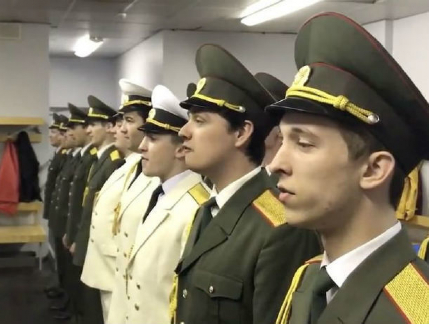 Хор Русской Армии записал для Басты «залипательный» клип на песню «Девочка моя»