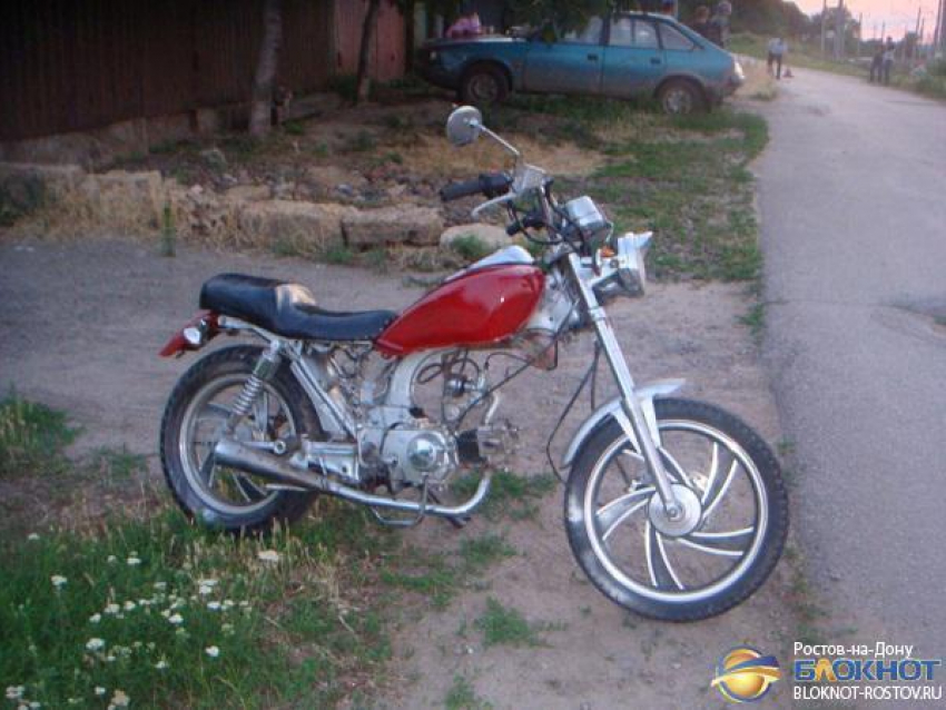 В Новочеркасске водитель мопеда сбил коляску с годовалым ребенком