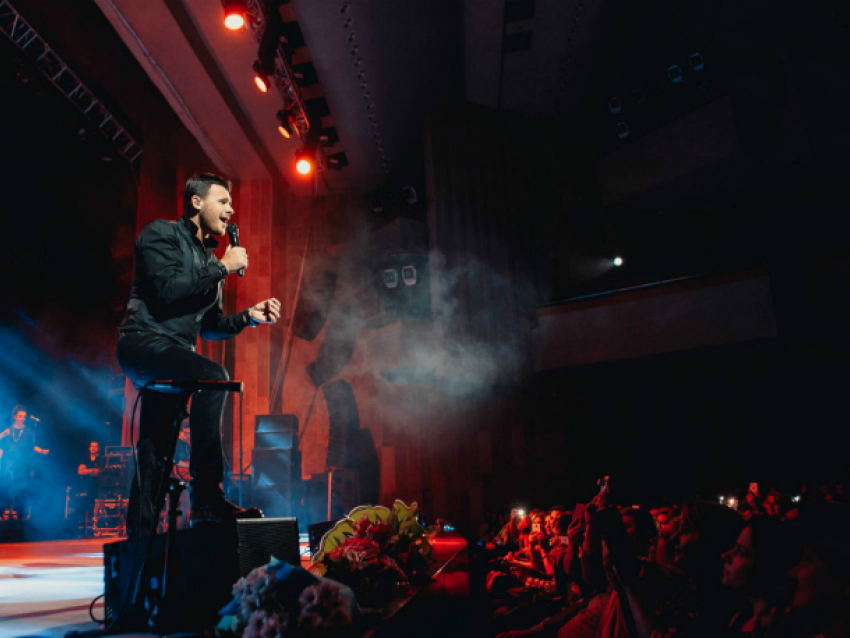 Emin выступит в Ростове c живой программой и исполнит легендарную «Синюю вечность"