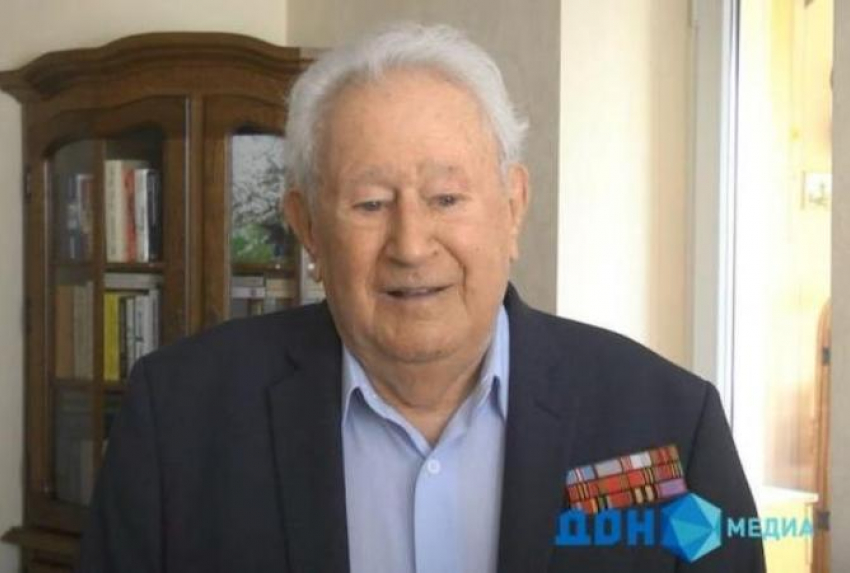 В Ростове-на-Дону проголосовал на выборах 100-летний ветеран ВОВ